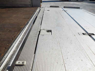 いすゞ ギガ ウイング車 大型 PDG-CYJ77W8A 年式 H21 [写真30]