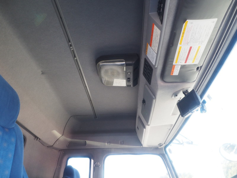 いすゞ ギガ ウイング車 大型 QKG-CYJ77A 年式 H27[写真43]