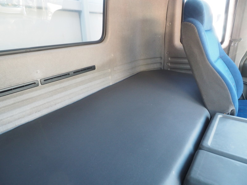 いすゞ ギガ ウイング車 大型 QKG-CYJ77A 年式 H27[写真44]