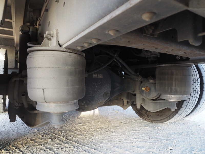 いすゞ ギガ ウイング車 大型 QKG-CYJ77A 年式 H27[写真49]