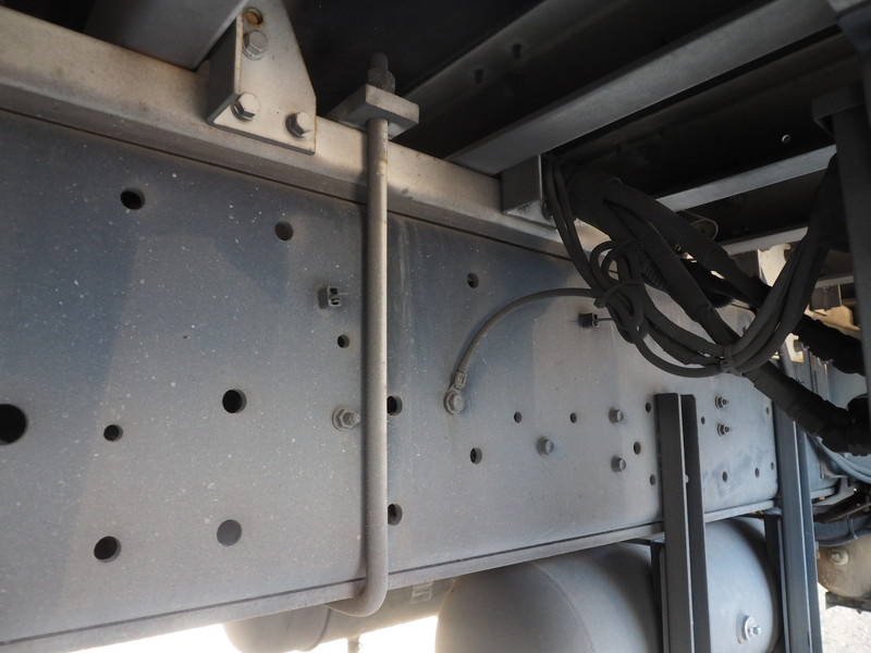 いすゞ ギガ ウイング車 大型 QKG-CYJ77A 年式 H27[写真50]