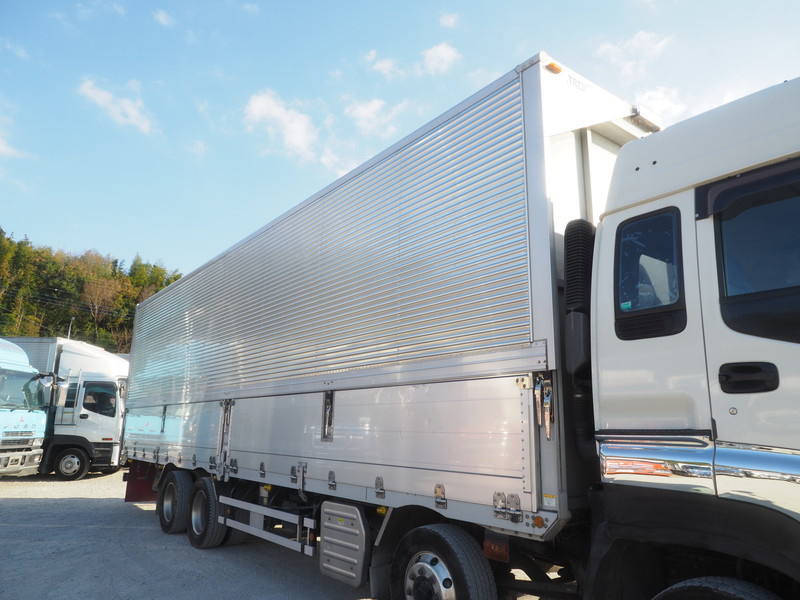 いすゞ ギガ ウイング車 大型 QKG-CYJ77A 年式 H27[写真09]