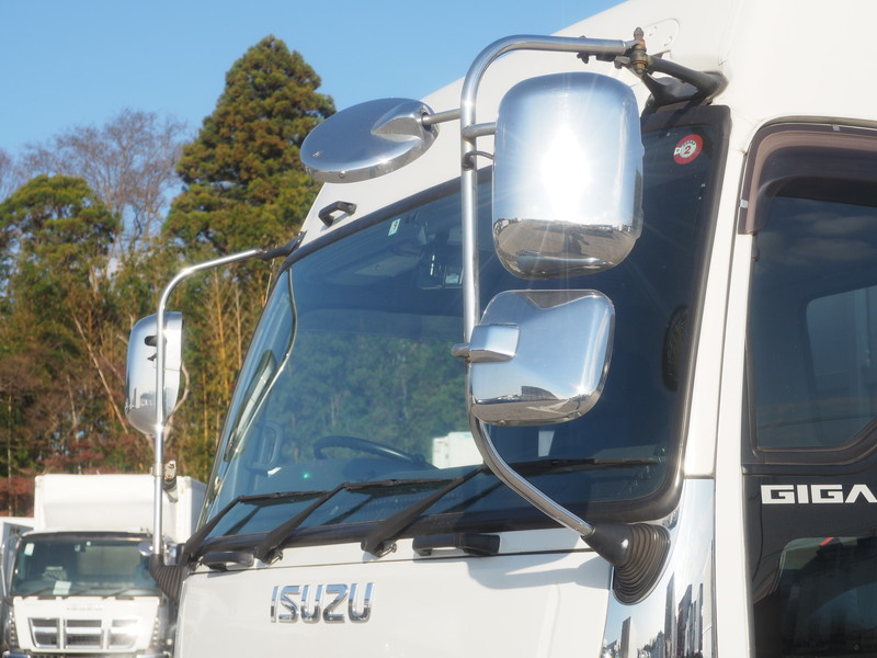 いすゞ ギガ ウイング車 大型 QKG-CYJ77A 年式 H27[写真08]