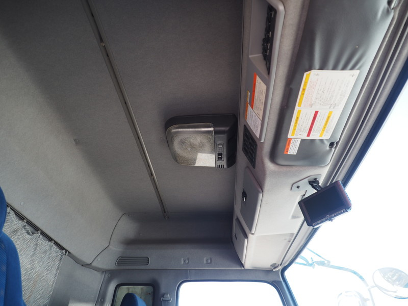 いすゞ ギガ ウイング車 大型 QKG-CYJ77A 年式 H27[写真41]