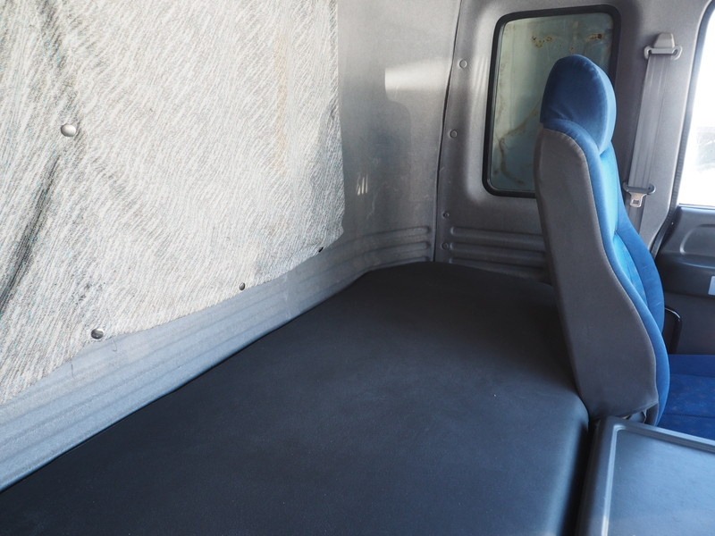 いすゞ ギガ ウイング車 大型 QKG-CYJ77A 年式 H27[写真40]