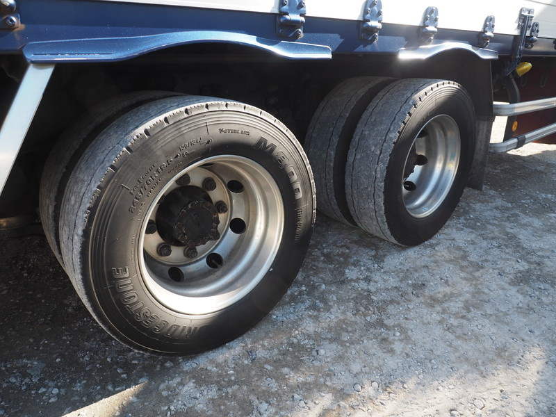 いすゞ ギガ ウイング車 大型 QKG-CYJ77A 年式 H27[写真51]