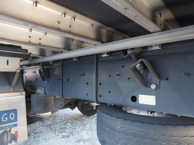 いすゞ ギガ ウイング車 大型 QKG-CYJ77A 年式 H27[写真47]