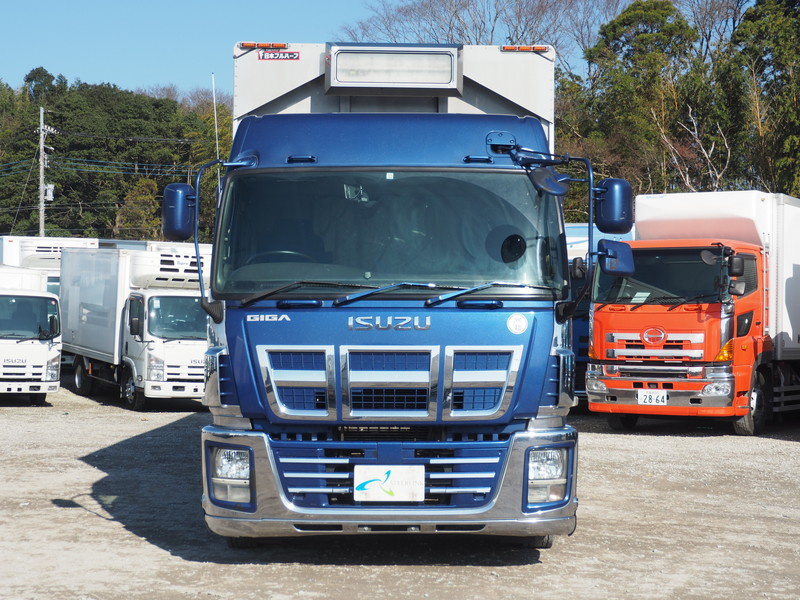 いすゞ ギガ ウイング車 大型 QKG-CYJ77A 年式 H27[写真04]