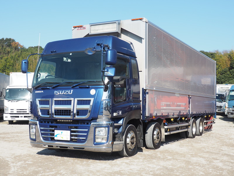 いすゞ ギガ ウイング車 大型 QKG-CYJ77A 年式 H27[写真01]