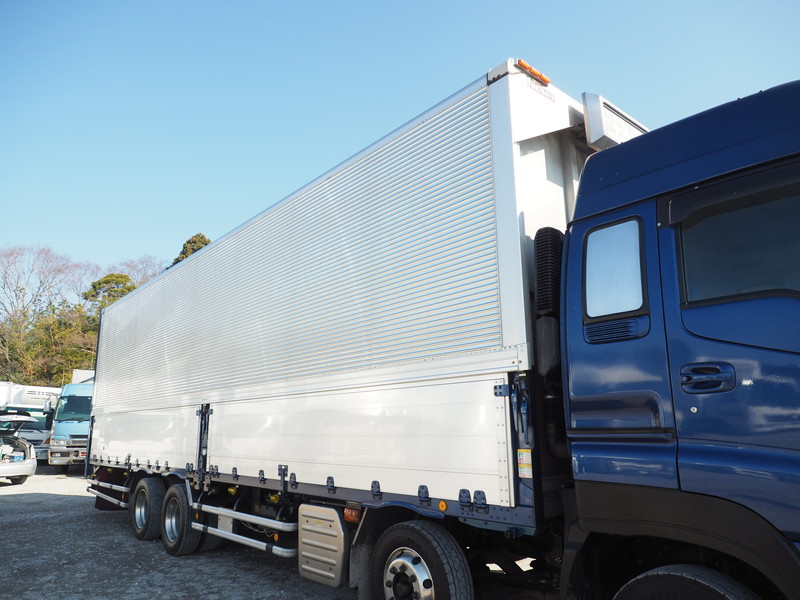 いすゞ ギガ ウイング車 大型 QKG-CYJ77A 年式 H27[写真09]