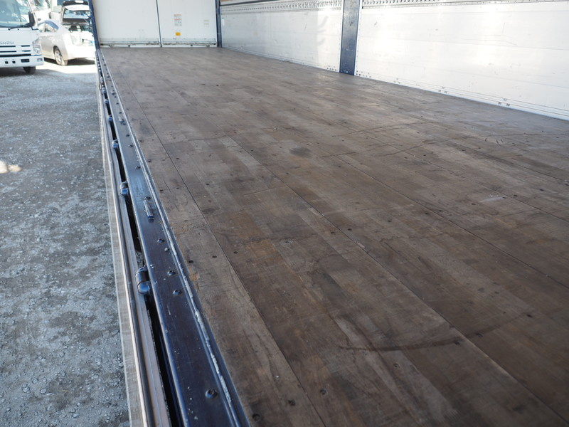 いすゞ ギガ ウイング車 大型 QKG-CYJ77A 年式 H27[写真23]