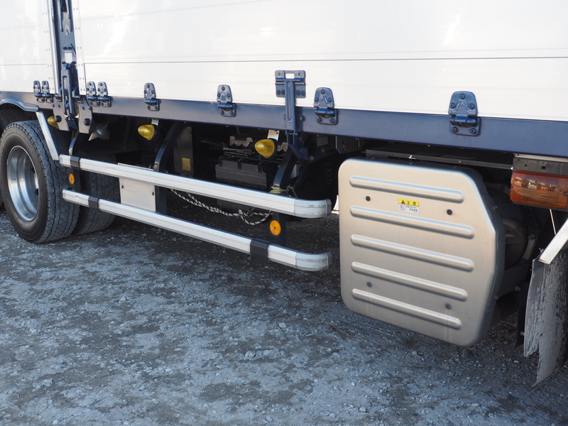 いすゞ ギガ ウイング車 大型 QKG-CYJ77A 年式 H27[写真10]