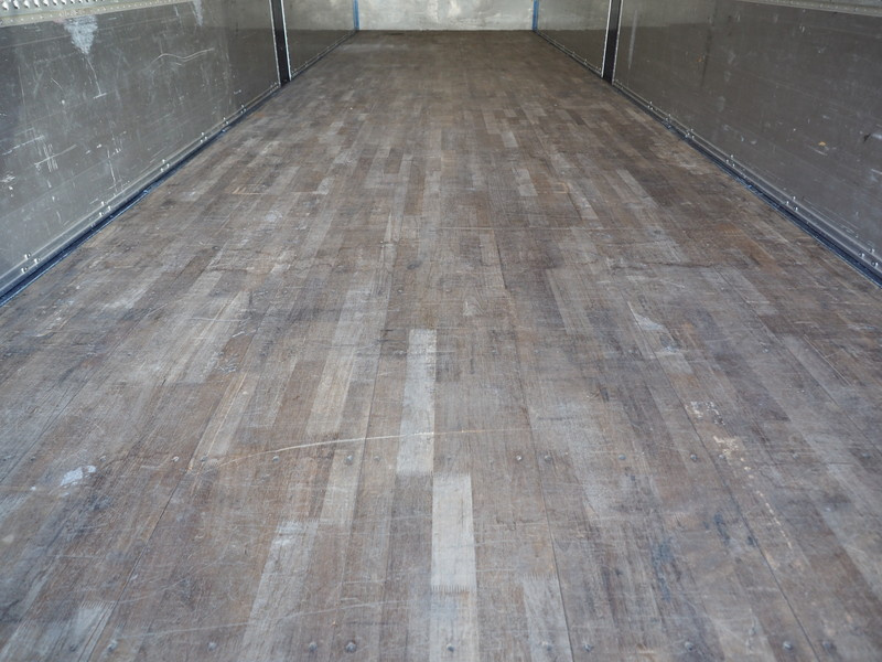 いすゞ ギガ ウイング車 大型 QKG-CYJ77A 年式 H27[写真27]