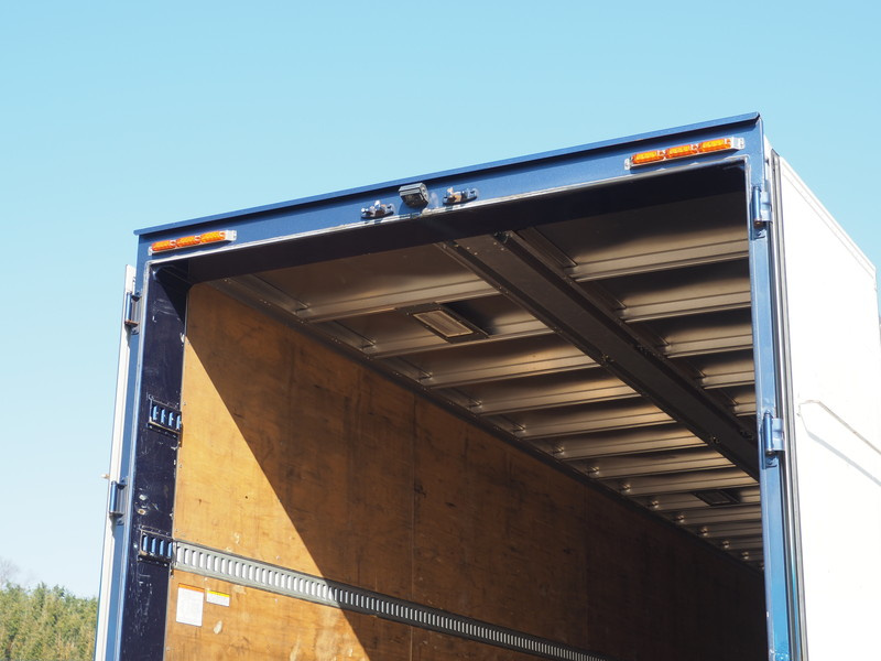 いすゞ ギガ ウイング車 大型 QKG-CYJ77A 年式 H27[写真28]