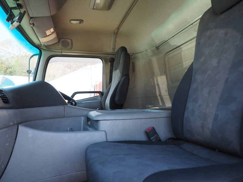 UDトラックス クオン ウイング車 大型 QKG-CG5ZA 年式 H27[写真40]