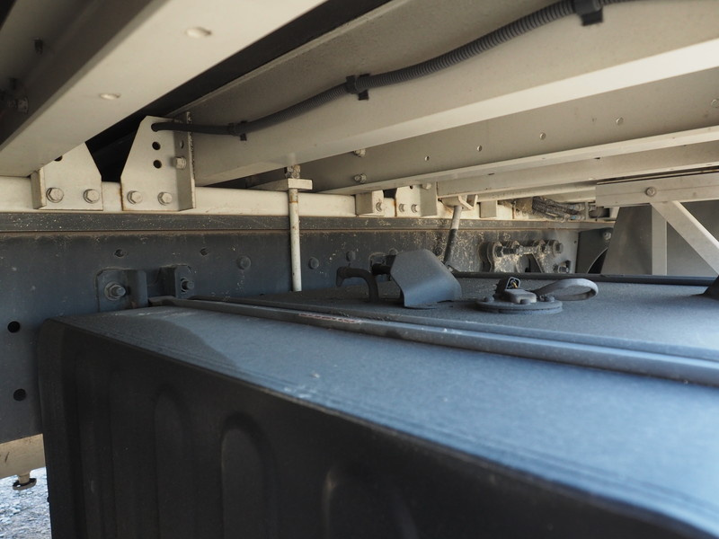 UDトラックス クオン ウイング車 大型 QKG-CG5ZA 年式 H27[写真42]