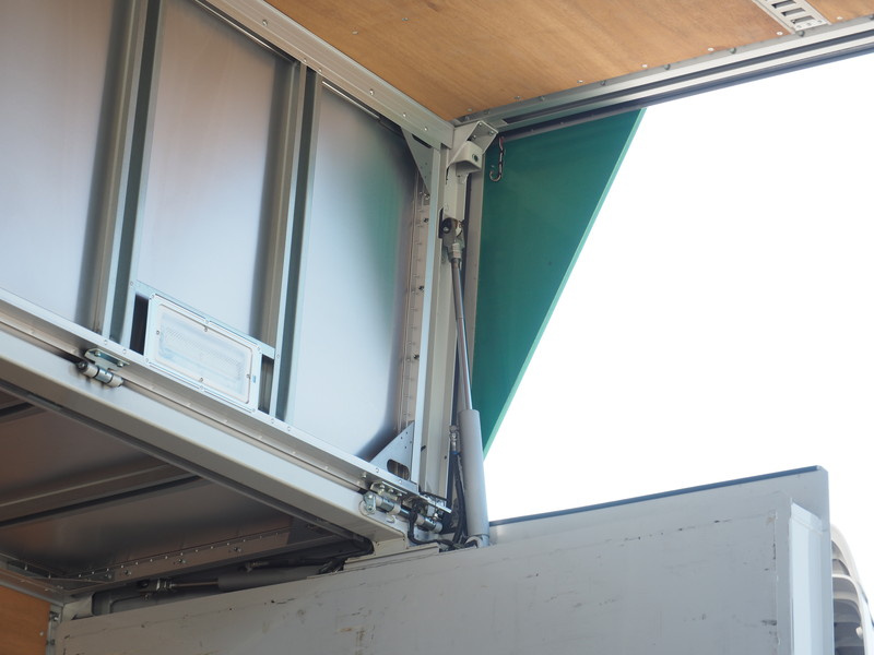 UDトラックス クオン ウイング車 大型 QKG-CG5ZA 年式 H27[写真12]