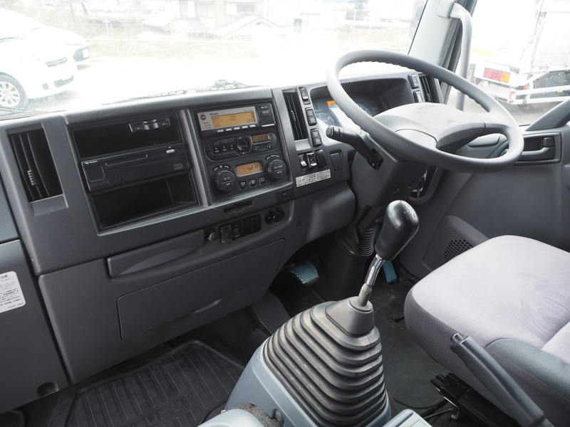 いすゞ フォワード ウイング車 中型 TKG-FRR90T2 年式 H27[写真32]