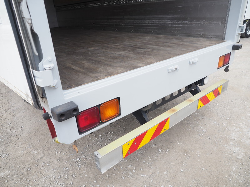 いすゞ フォワード ウイング車 中型 TKG-FRR90T2 年式 H27[写真28]