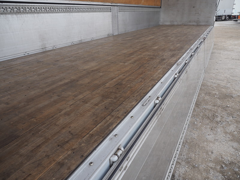 いすゞ ギガ ウイング車 大型 QKG-CYJ77A 年式 H26[写真21]