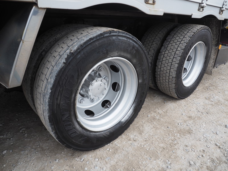 いすゞ ギガ ウイング車 大型 QKG-CYJ77A 年式 H26[写真48]