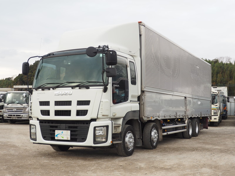 いすゞ ギガ ウイング車 大型 QKG-CYJ77A 年式 H26[写真01]