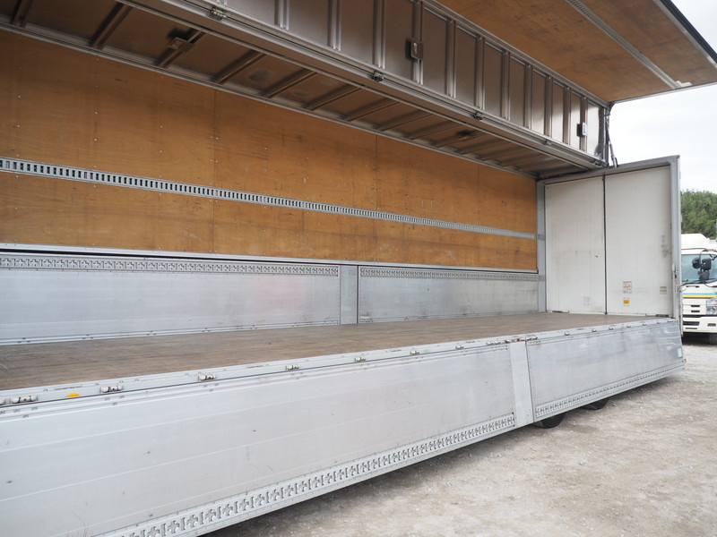 いすゞ ギガ ウイング車 大型 QKG-CYJ77A 年式 H26[写真19]