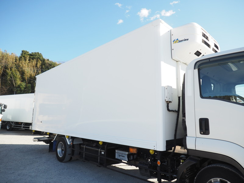 いすゞ フォワード 冷凍バン 中型 PKG-FRR90T2 年式 H21[写真10]