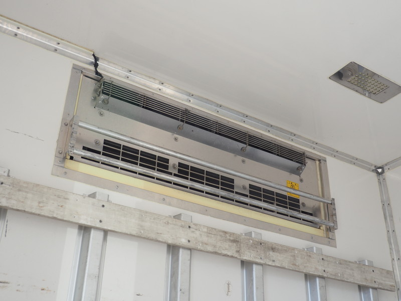 いすゞ フォワード 冷凍バン 中型 PKG-FRR90T2 年式 H21[写真19]