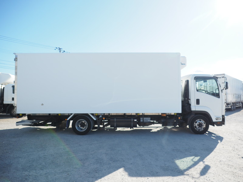 いすゞ フォワード 冷凍バン 中型 PKG-FRR90T2 年式 H21[写真09]