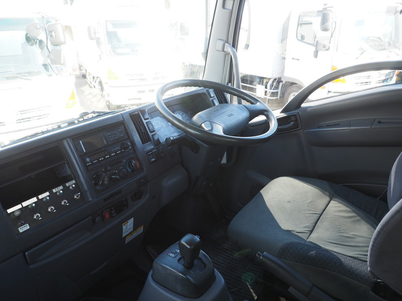 いすゞ フォワード 冷凍バン 中型 PKG-FRR90T2 年式 H21[写真28]