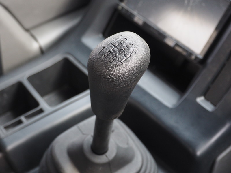 いすゞ ギガ ウイング車 大型 QKG-CYJ77A 年式 H27[写真37]