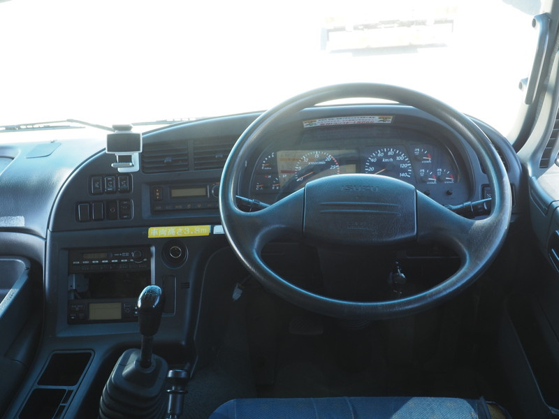 いすゞ ギガ 冷凍ウイング 大型 QKG-CYJ77A 年式 H24[写真19]