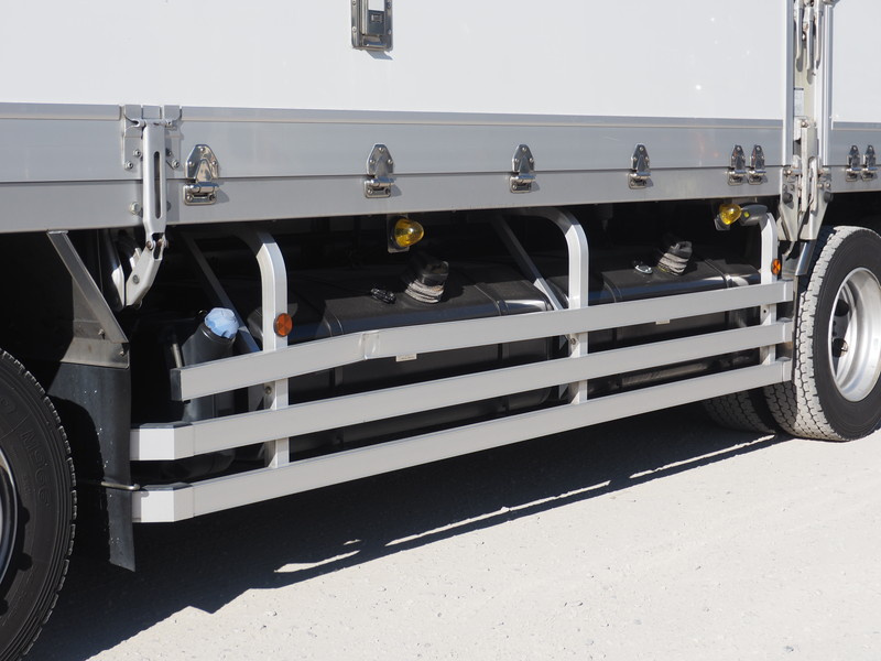 いすゞ ギガ 冷凍ウイング 大型 QKG-CYJ77A 年式 H24[写真12]