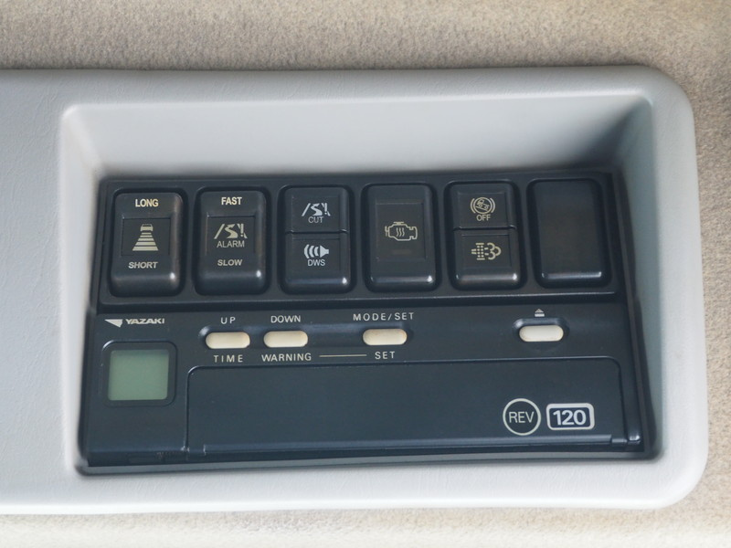 いすゞ ギガ ウイング車 大型 LKG-CYJ77A 年式 H24[写真43]