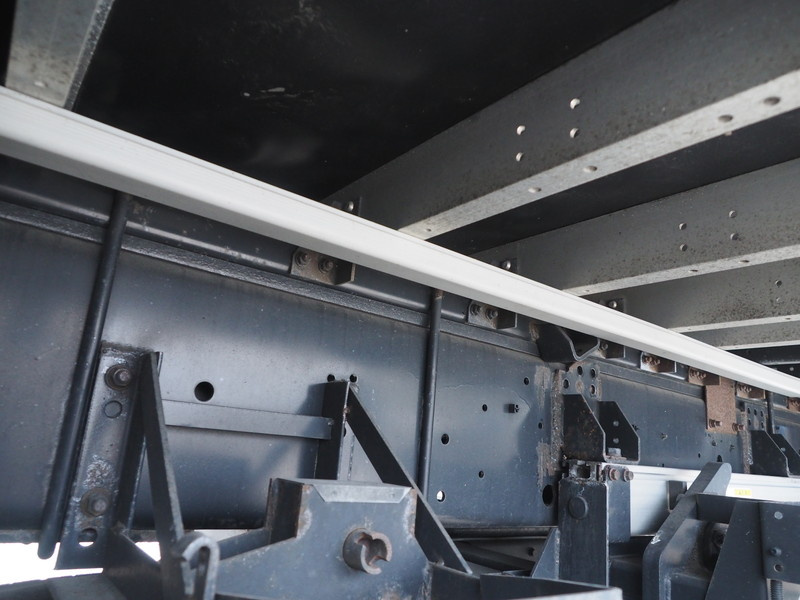 いすゞ ギガ ウイング車 大型 LKG-CYJ77A 年式 H24[写真53]