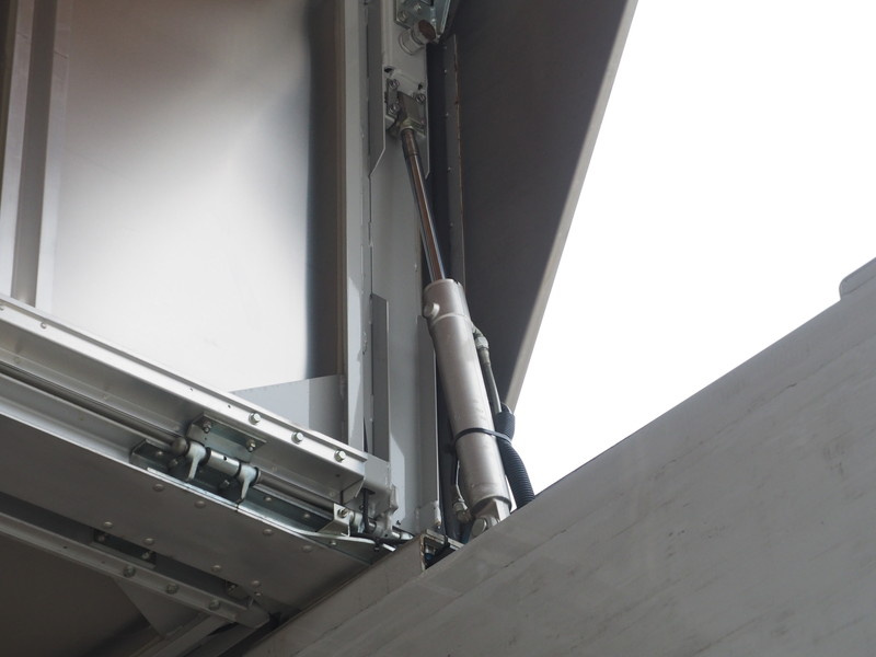 いすゞ ギガ ウイング車 大型 LKG-CYJ77A 年式 H24[写真14]