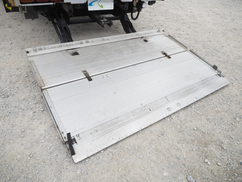 いすゞ ギガ ウイング車 大型 LKG-CYJ77A 年式 H24[写真33]