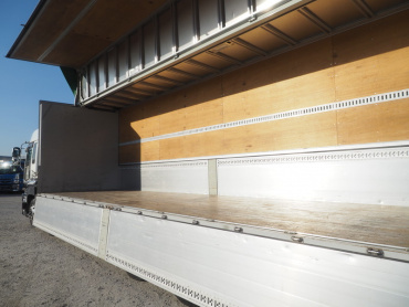 いすゞ ギガ ウイング車 大型 QKG-CYJ77A 年式 H27 [写真19]