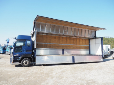 いすゞ ギガ ウイング車 大型 QKG-CYJ77A 年式 H27 [写真16]