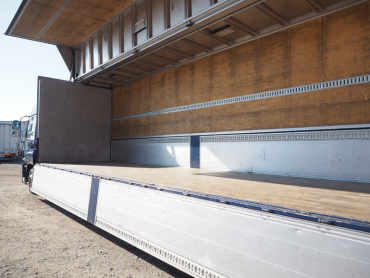 いすゞ ギガ ウイング車 大型 QKG-CYJ77A 年式 H27 [写真19]