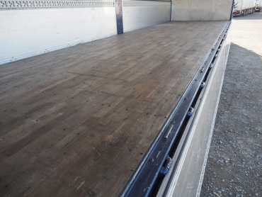 いすゞ ギガ ウイング車 大型 QKG-CYJ77A 年式 H27 [写真22]