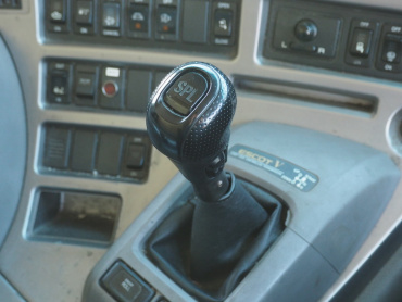 UDトラックス クオン ウイング車 大型 QKG-CG5ZA 年式 H27 [写真34]