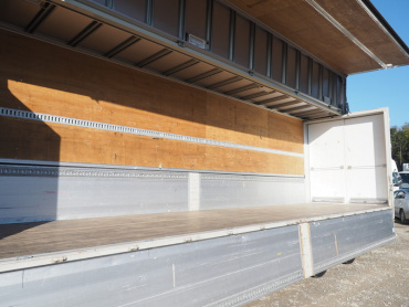 UDトラックス クオン ウイング車 大型 QKG-CG5ZA 年式 H27 [写真20]