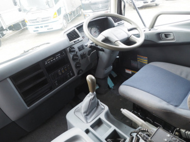 三菱ふそう ファイター ウイング車 中型 TKG-FK64F 年式 H25 [写真32]