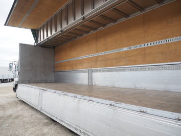 いすゞ ギガ ウイング車 大型 QKG-CYJ77A 年式 H26 [写真18]