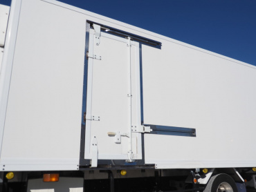 いすゞ フォワード 冷凍バン 中型 PKG-FRR90T2 年式 H21 [写真13]