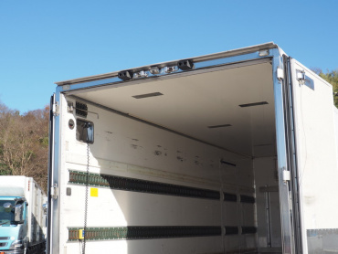 いすゞ フォワード 冷凍バン 中型 PKG-FRR90T2 年式 H21 [写真21]