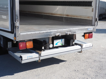 いすゞ フォワード 冷凍バン 中型 PKG-FRR90T2 年式 H21 [写真22]