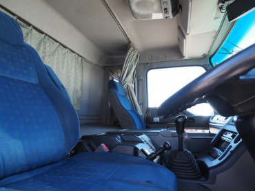 いすゞ ギガ 冷凍ウイング 大型 QKG-CYJ77A 年式 H24 [写真15]